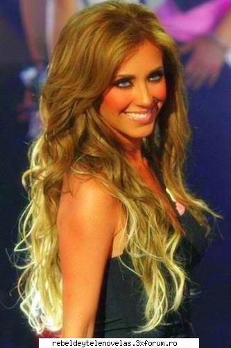 :finger: anahi mia