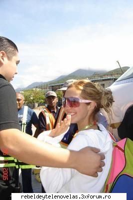 :nod:  :rotfl: galerie oficiala anahi